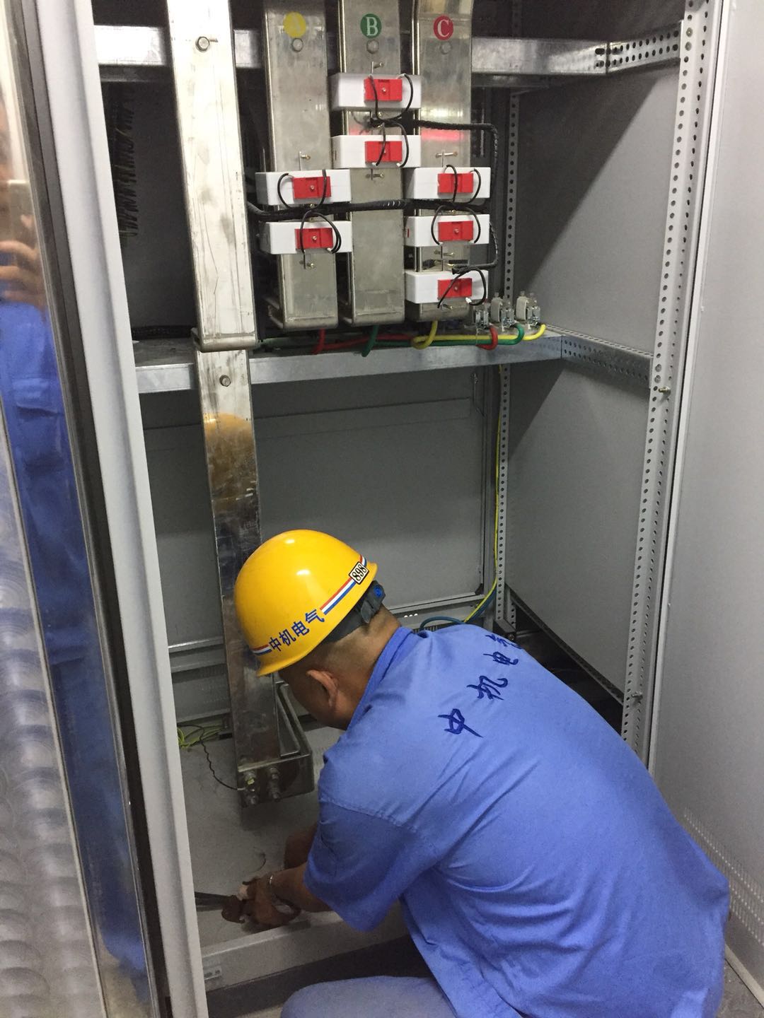 長安大學科技園設(shè)備安裝現(xiàn)場